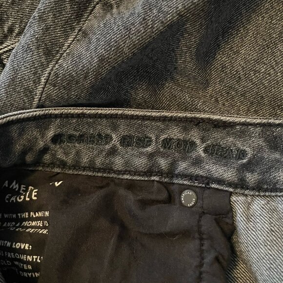 American Eagle Size 20 Long Highest Rise Mom Black Jeans with Distressing - Picture 4 of 9